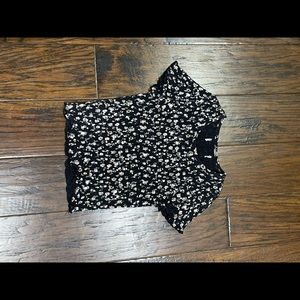 Hollister, black floral scrunched top, size XS